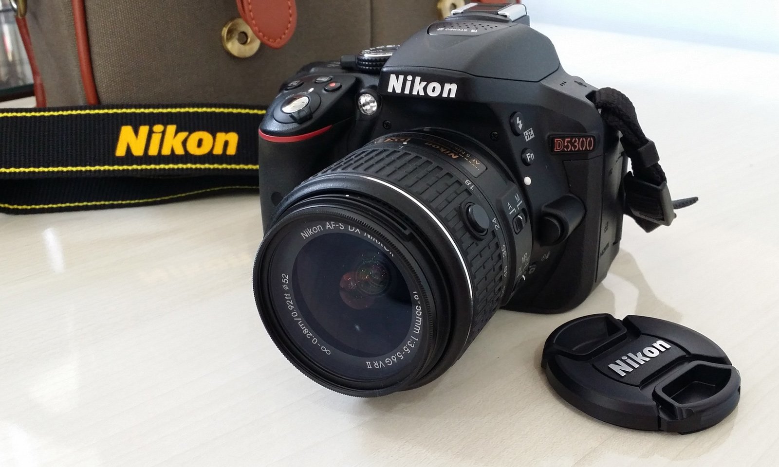 feat nikon 3400 vs 5300