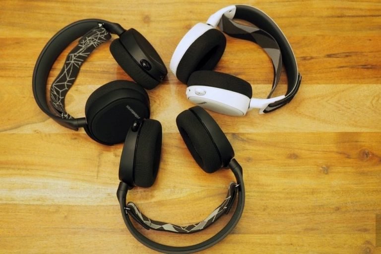 Logitech G233 Vs Steelseries Arctis 3 Comparison Logitech G233 Vs