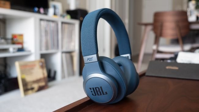 Sony WH-XB900N vs JBL Live 650BTNC: Which One Has Better - The Style Inspiration