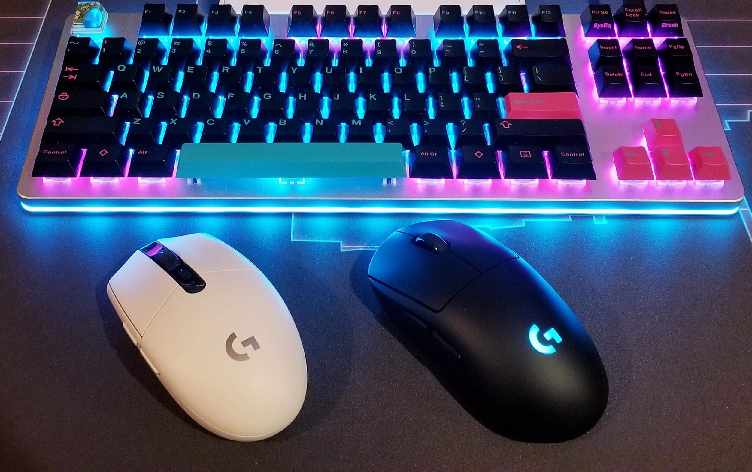 Logitech G Pro Wireless vs G305 Lightspeed Mouse: Which One For You?