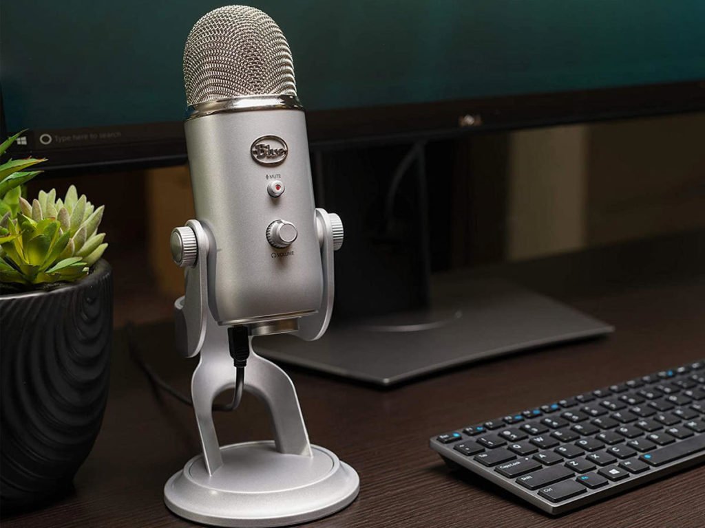 Blue Yeti vs Razer Seiren X Which One Is Worth Buying?