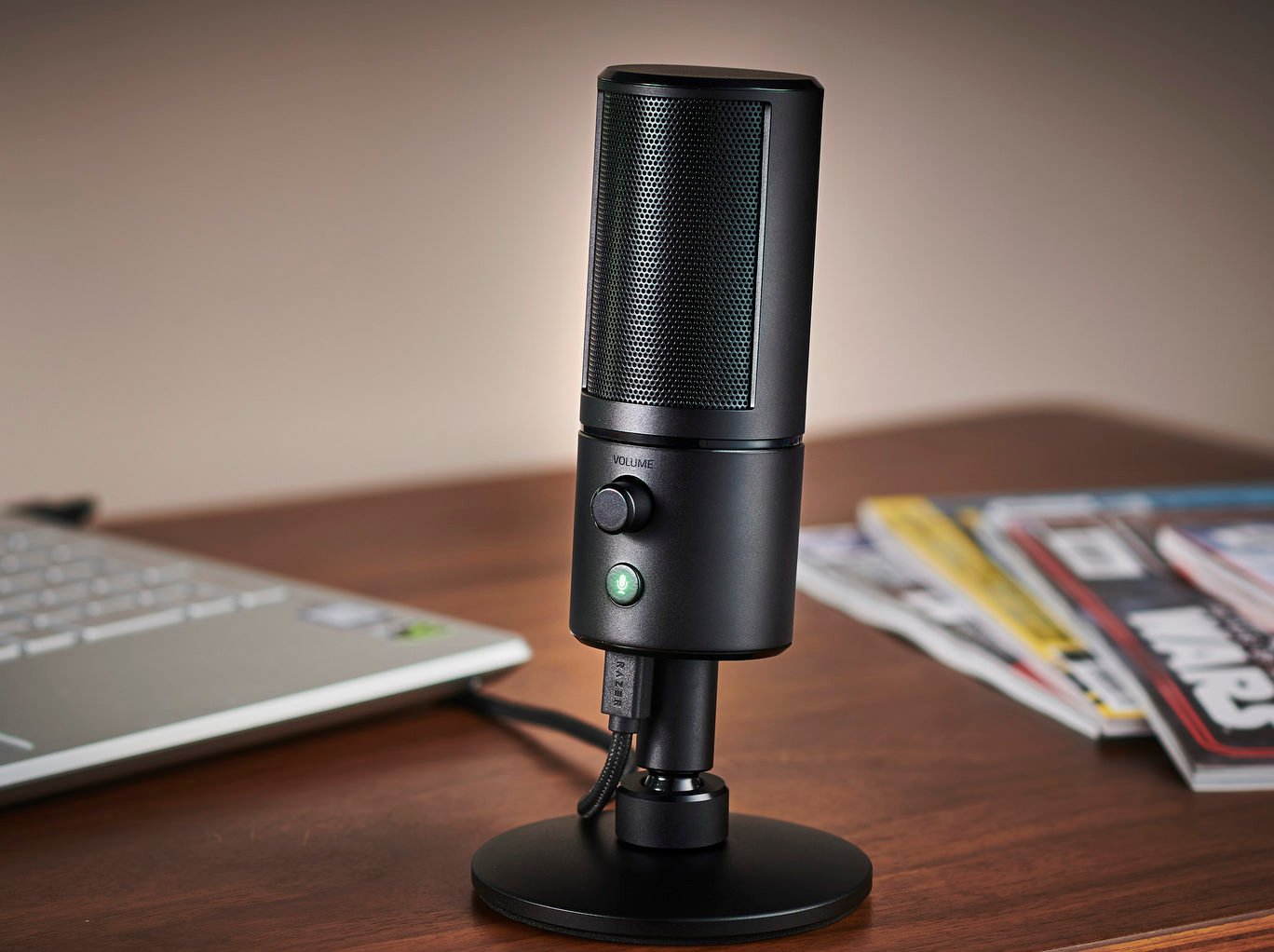 Blue Yeti Nano vs Razer Seiren X Which One Is Better for the Price