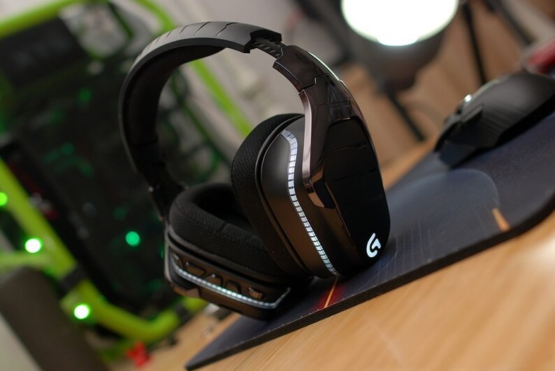 Logitech G933