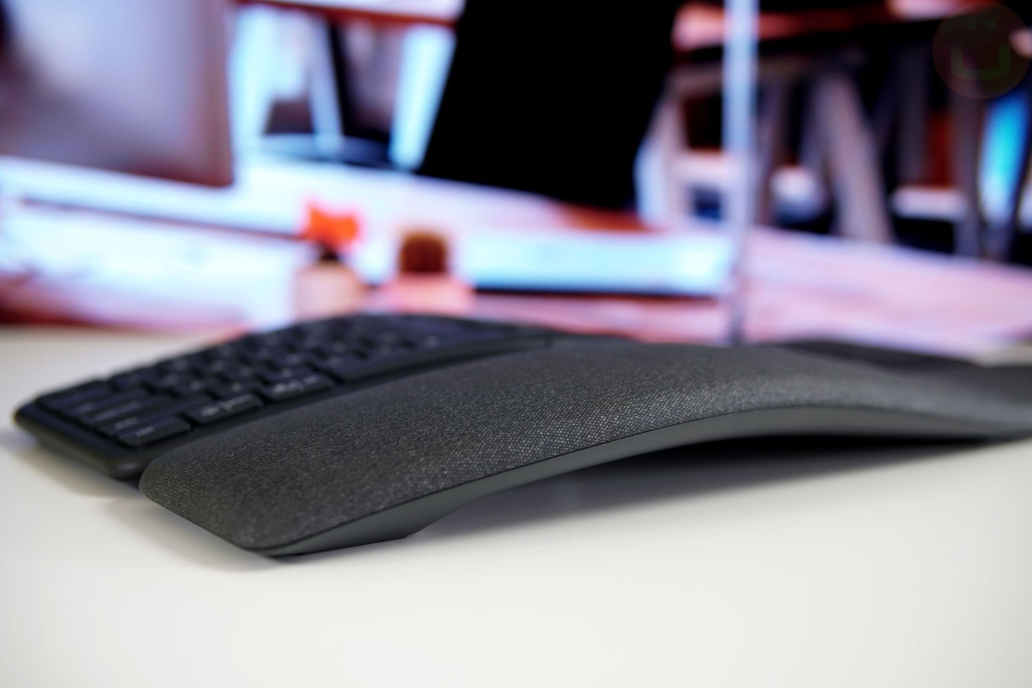 Logitech Ergo K860 Vs Microsoft Surface Ergonomic Which To Buy The Style Inspiration Logitech Ergo K860 Vs Microsoft Surface Ergonomic Which To Buy The Style Inspiration