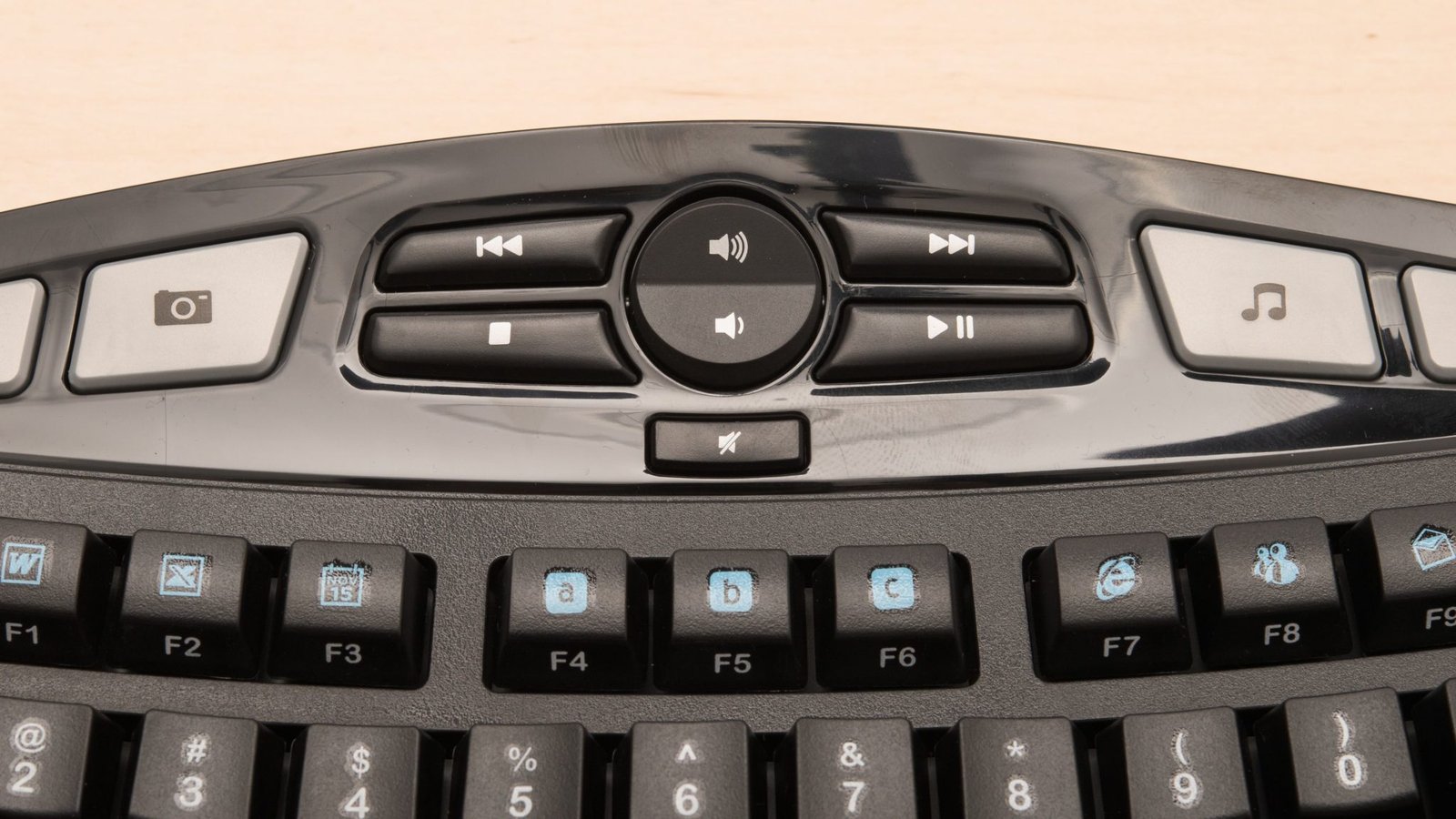 Logitech K350 vs ERGO K860: Which to buy? - Logitech K350 vs ERGO K860 ...