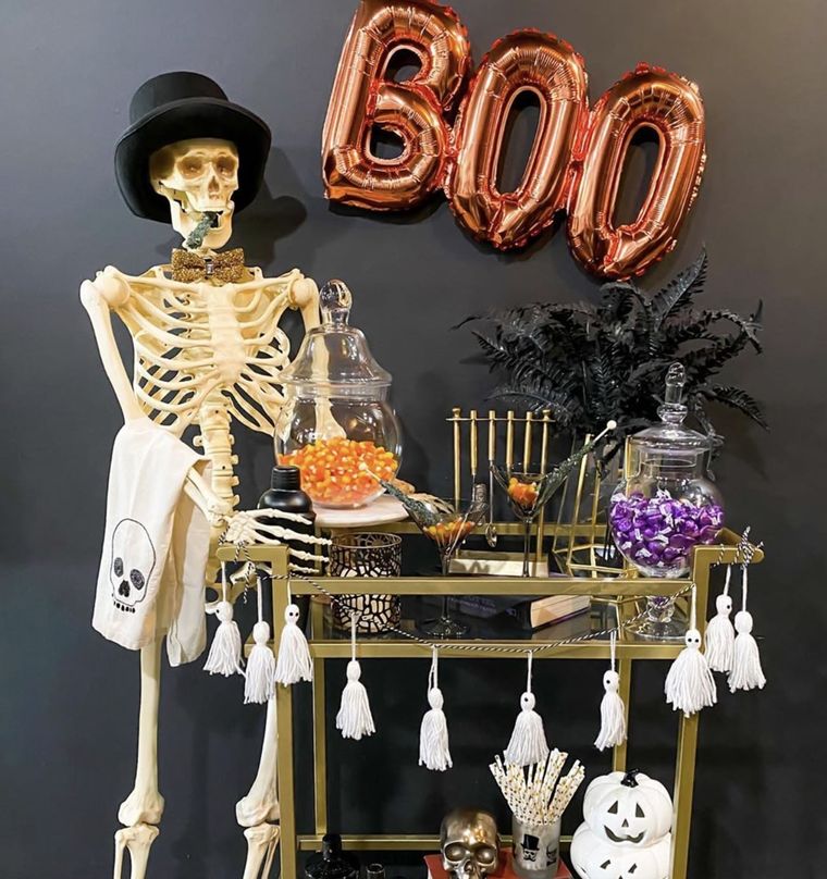 25 Bar Carts Decoration Ideas for Halloween