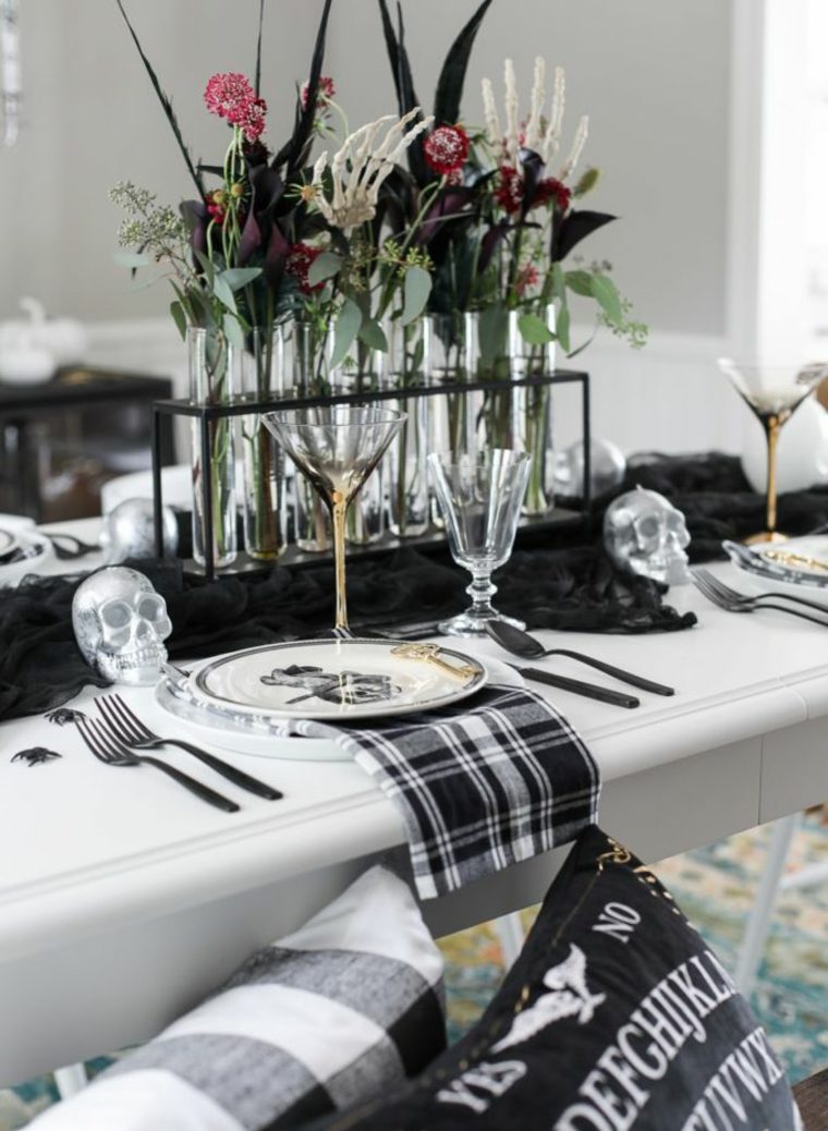 30 Halloween Centerpieces Ideas to Decorate Your Home