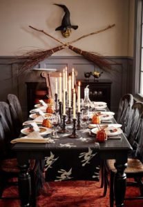 35 Terrifying Table Decoration Ideas for Halloween