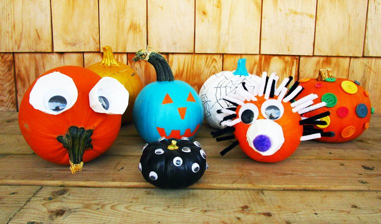 Cheerful Coloring Ideas on the Pumpkin to Decorate on Halloween