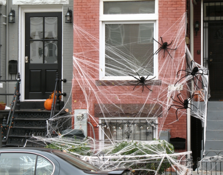 Ideas for Exterior and Windows Decoration for Halloween