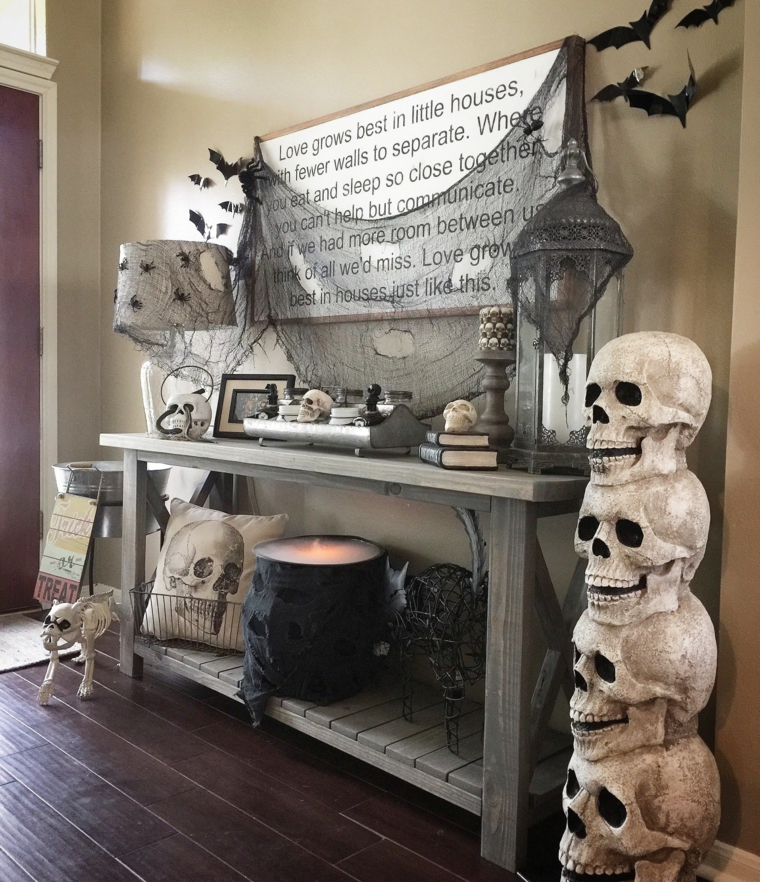 Ideas to Decorate the Hall and the Entrance of Your House for Halloween
