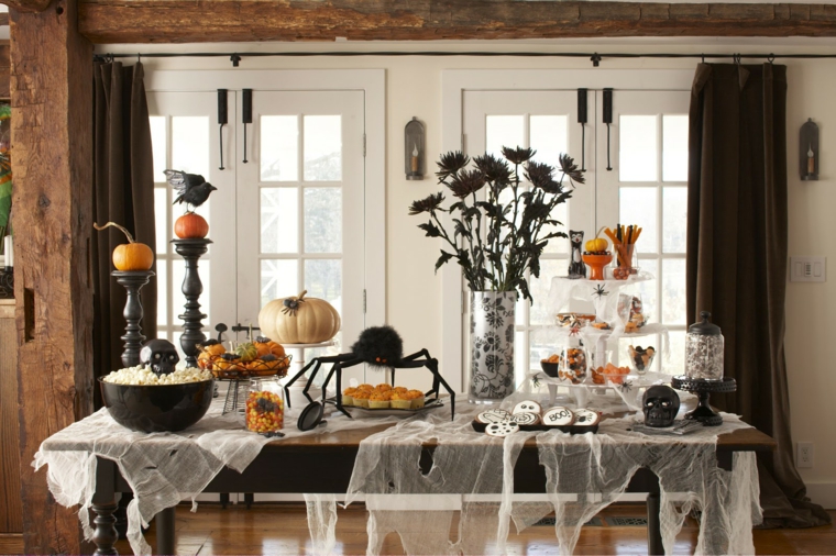Ideas to Decorate the Hall and the Entrance of Your House for Halloween