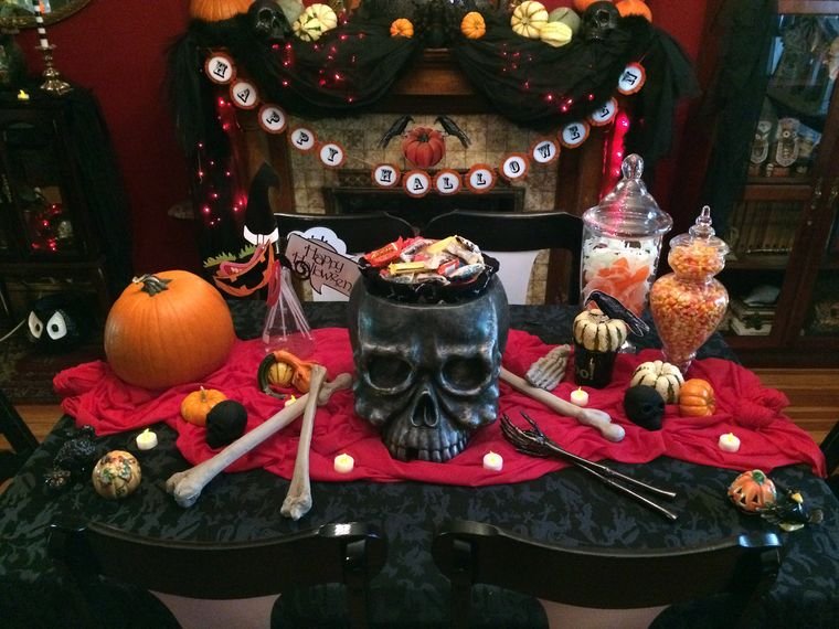 Red and Black Halloween Decorations Ideas