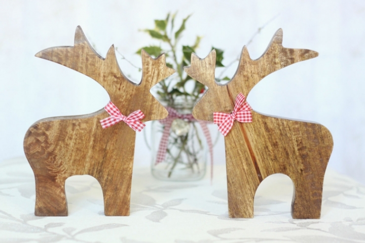 15 Simple Decoration Ideas With Wood for Christmas