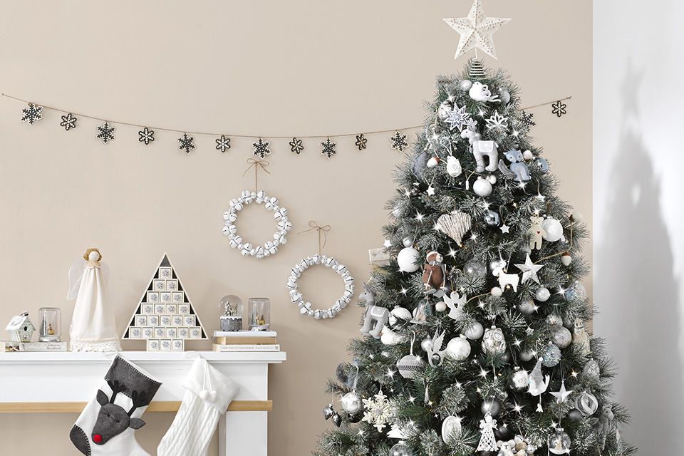 18 Gray Color Decoration Ideas for Christmas