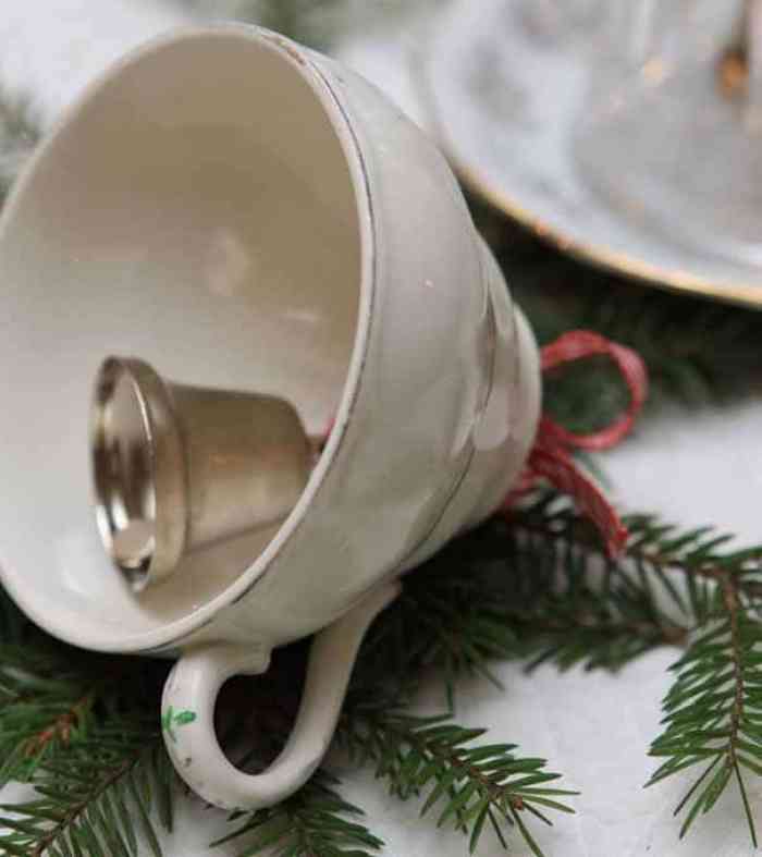 20 Christmas Decoration Ideas by Recycling or Reusing Waste