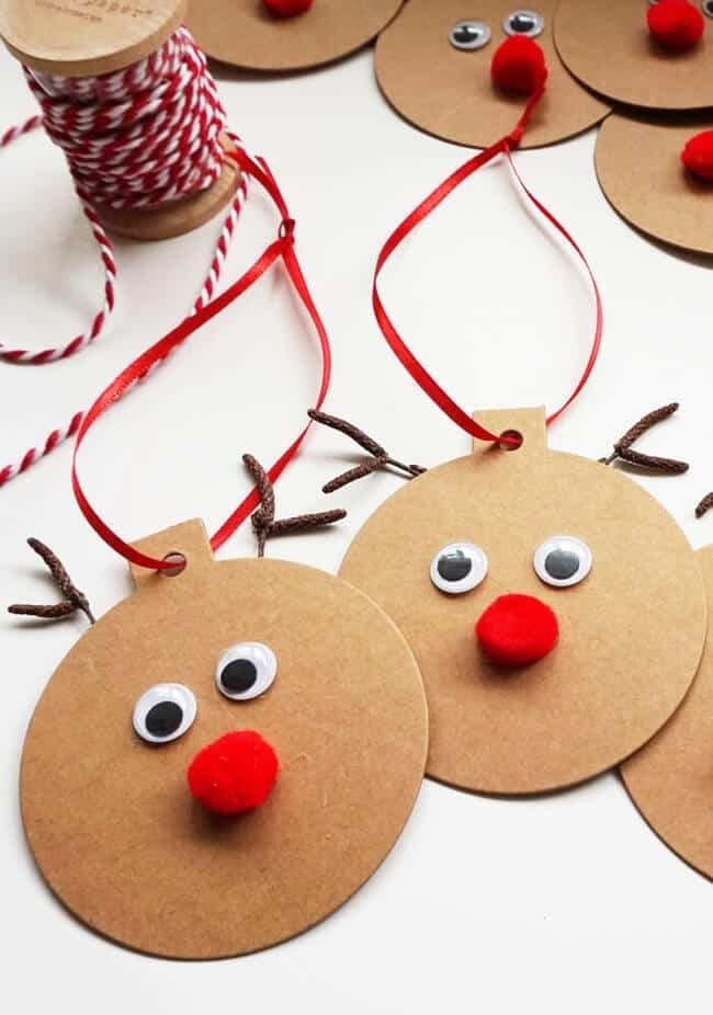 27 Easy and Beautiful Christmas Crafts Ideas to Do With the Little One