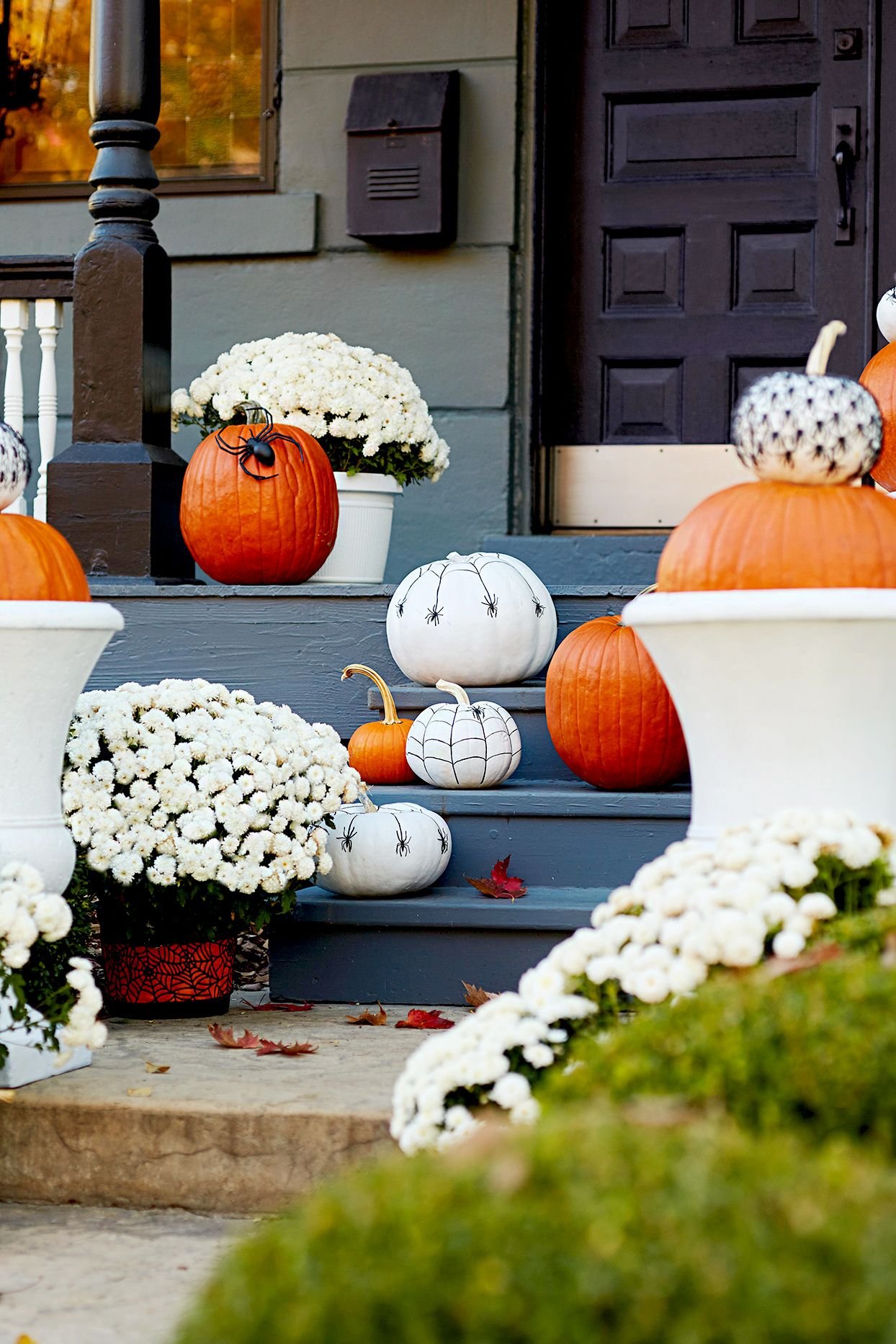 Ideas to Decorate Your House This Halloween Without Spending a Lot