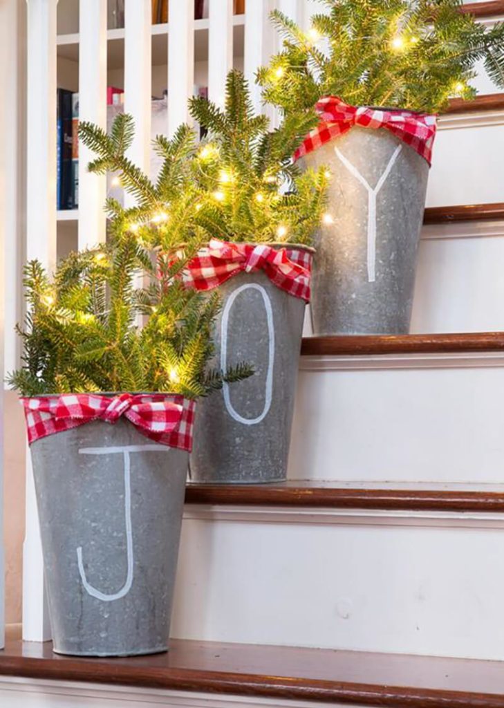 Inexpensive Ideas to Decorate Your Home on Christmas
