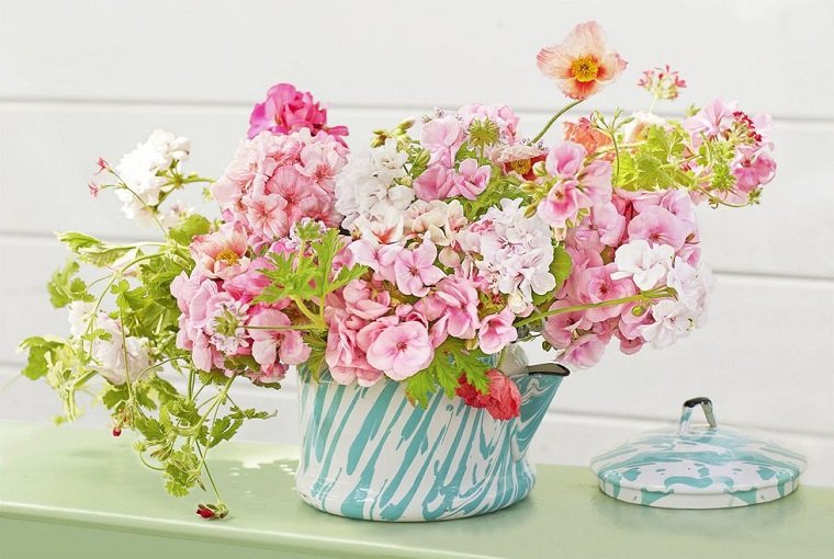 25 Spring Decoration-table Arrangement Ideas