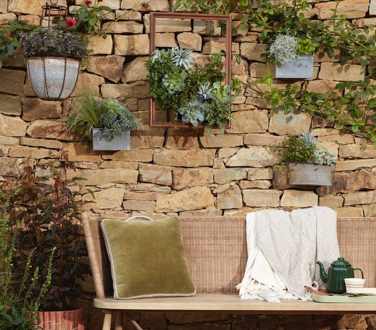 25 Ideas for Small Gardens and Make the Most of Space