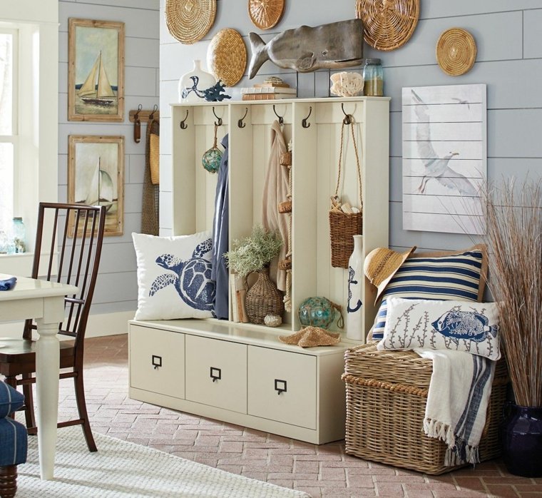 35 Coastal Style Hallways Decorating Ideas