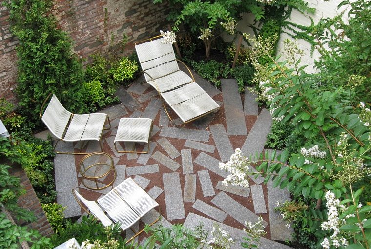 15 Small Gardens With Stone Design Ideas