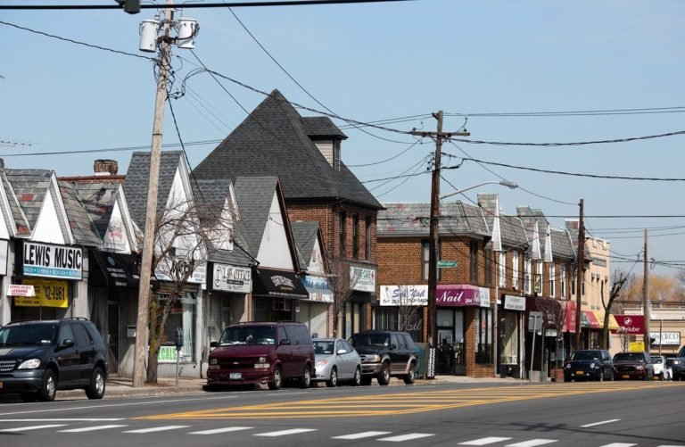 Costs and Benefits of Living in Mineola, New York Citytistics Costs